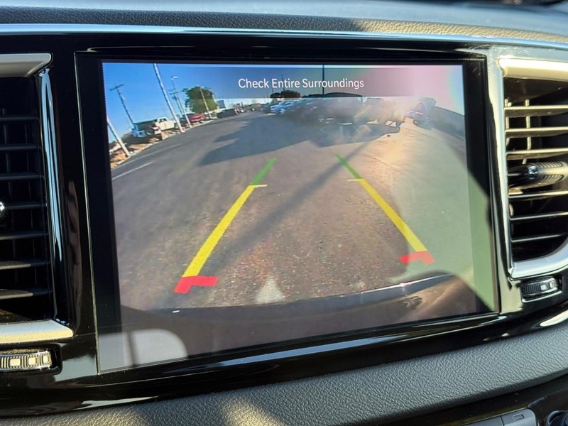 Chrysler Pacifica Vehicle Full-screen Gallery Image 27