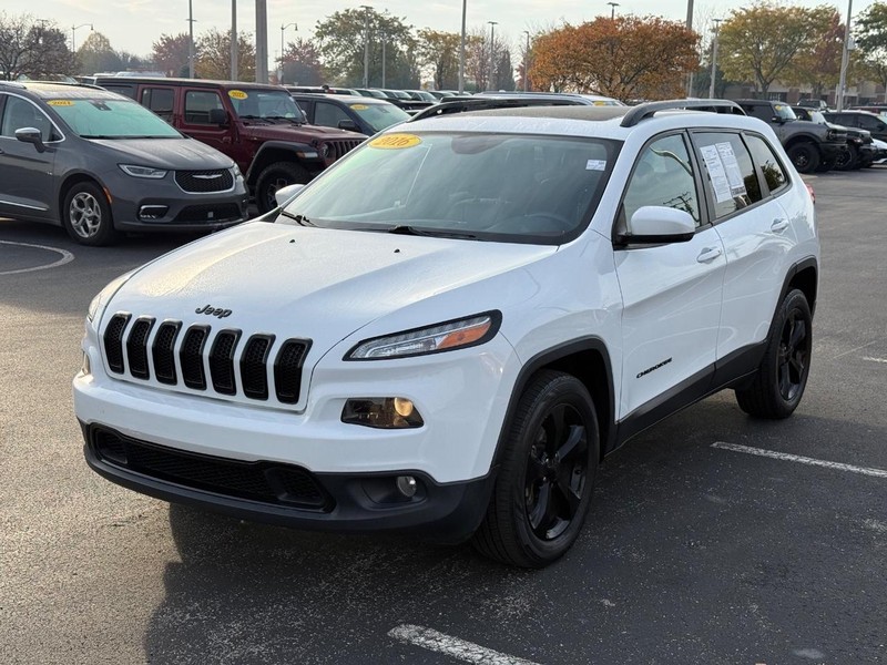 Jeep Cherokee Vehicle Full-screen Gallery Image 8