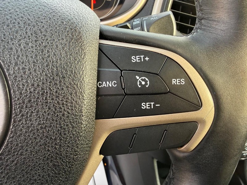 Jeep Cherokee Vehicle Full-screen Gallery Image 21