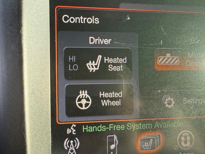 Jeep Cherokee Vehicle Full-screen Gallery Image 25