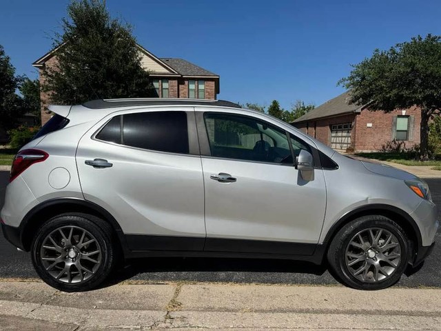 Buick Encore Vehicle Full-screen Gallery Image 02