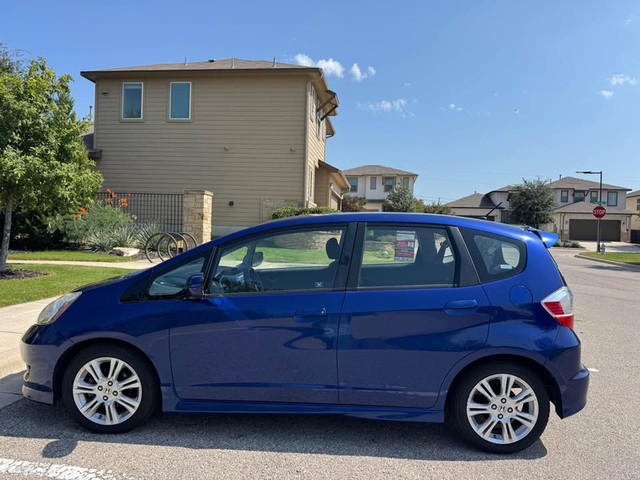 Honda Fit Vehicle Full-screen Gallery Image 03