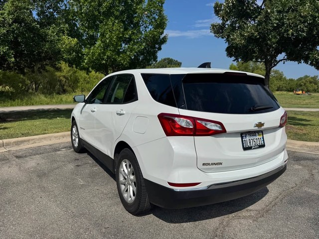 Chevrolet Equinox Vehicle Full-screen Gallery Image 03