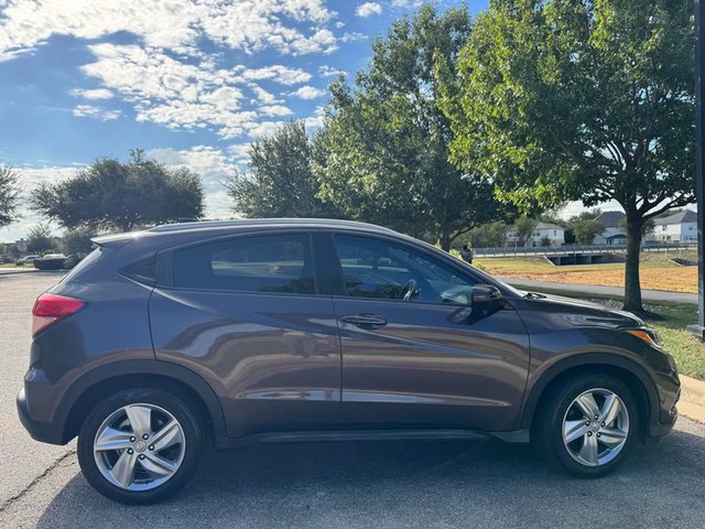 Honda HR-V Vehicle Full-screen Gallery Image 03