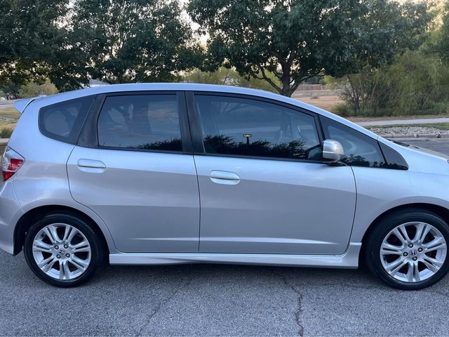 Honda Fit Vehicle Full-screen Gallery Image 03