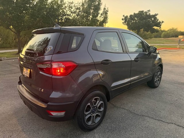 Ford EcoSport Vehicle Full-screen Gallery Image 02