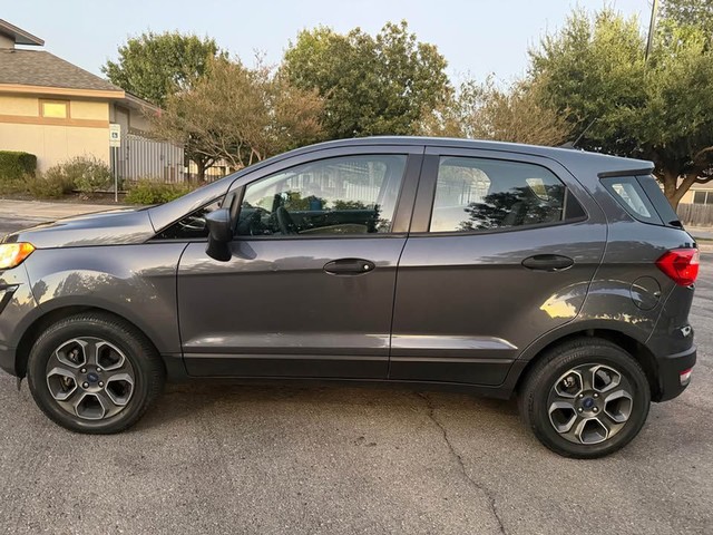 Ford EcoSport Vehicle Full-screen Gallery Image 03