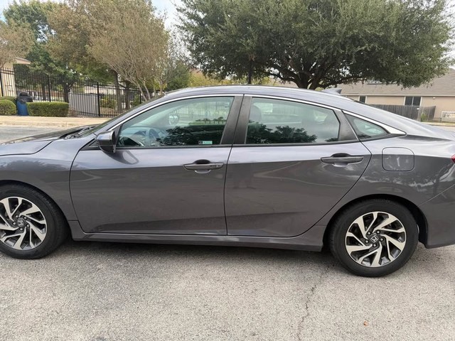 Honda Civic Sedan Vehicle Full-screen Gallery Image 02