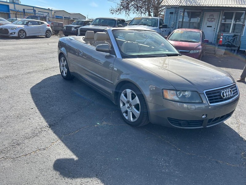 Audi A4 Vehicle Full-screen Gallery Image 02