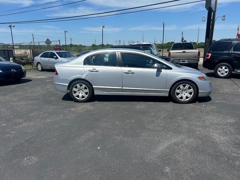 Honda Civic Sedan Vehicle Full-screen Gallery Image 02