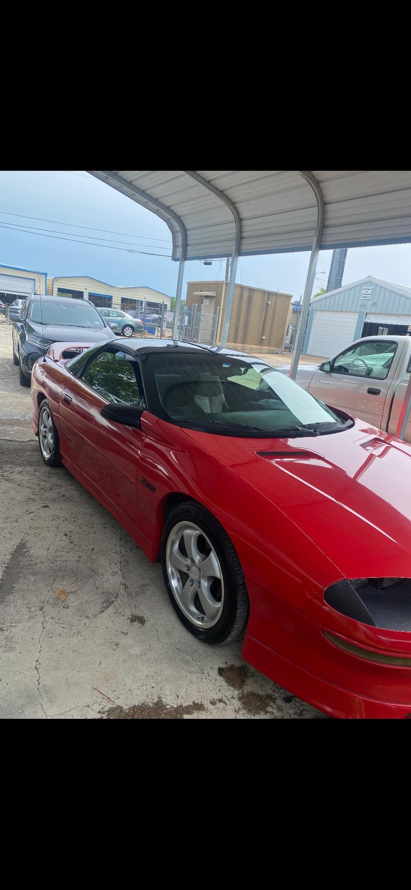 Chevrolet Camaro Vehicle Full-screen Gallery Image 02