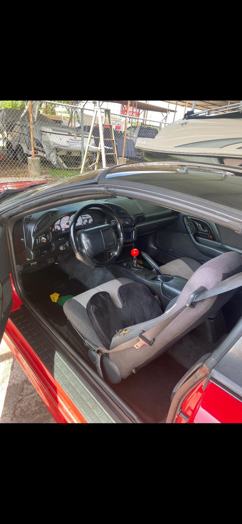 Chevrolet Camaro Vehicle Full-screen Gallery Image 05