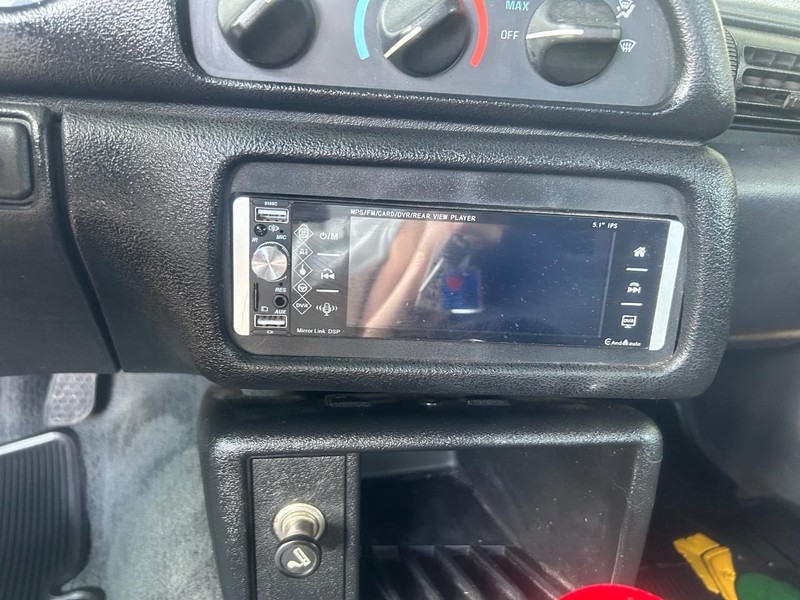 Chevrolet Camaro Vehicle Full-screen Gallery Image 07