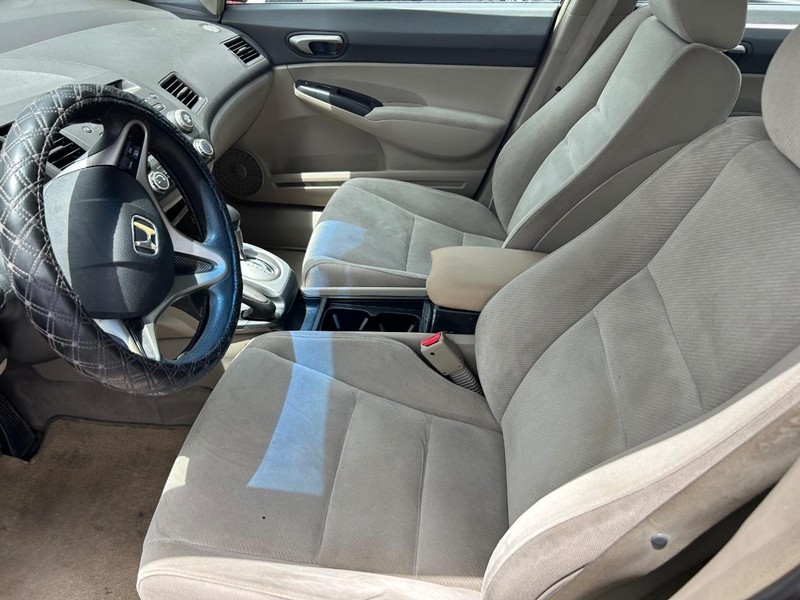 Honda Civic Sedan Vehicle Full-screen Gallery Image 03