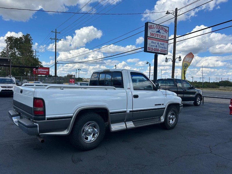 Dodge Ram 1500 Vehicle Full-screen Gallery Image 02