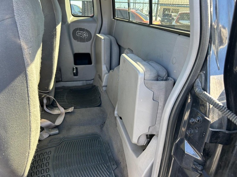 Mazda B-Series 2WD Truck Vehicle Full-screen Gallery Image 04