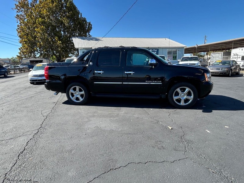 Chevrolet Avalanche Vehicle Full-screen Gallery Image 02