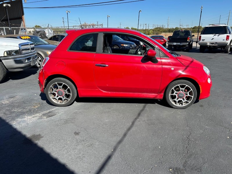 FIAT 500 Vehicle Full-screen Gallery Image 02