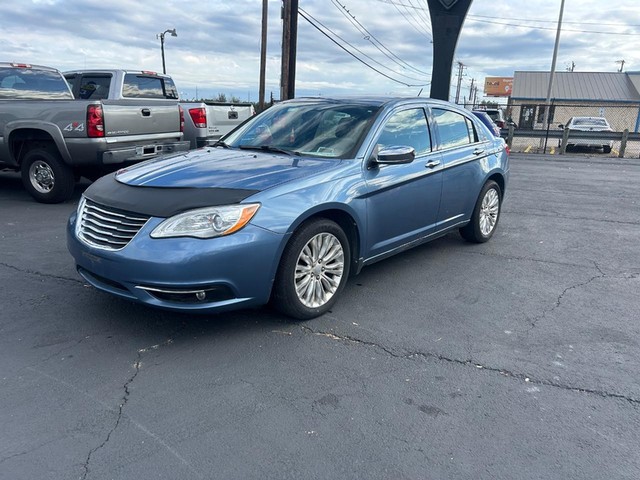 more details - chrysler 200