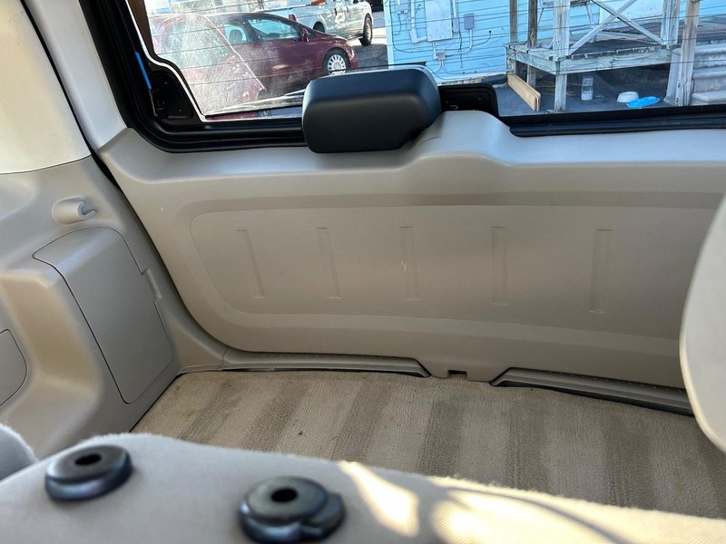 Ford Escape Vehicle Full-screen Gallery Image 06