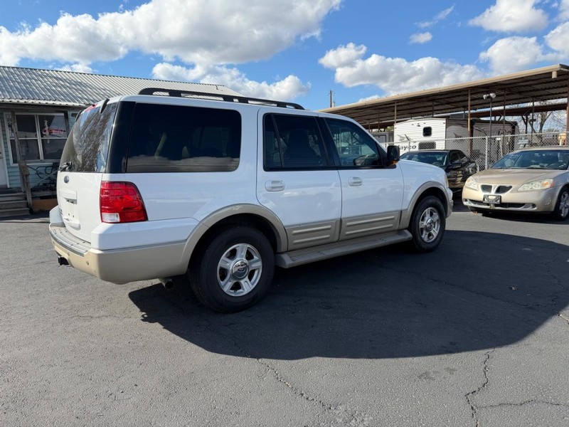 Ford Expedition Vehicle Full-screen Gallery Image 02