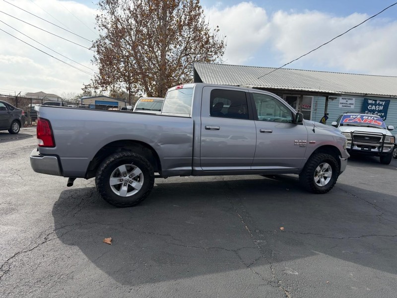 Ram 1500 Classic Vehicle Full-screen Gallery Image 02