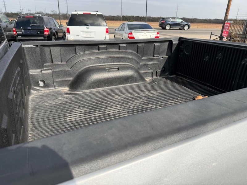 Ram 1500 Classic Vehicle Full-screen Gallery Image 06