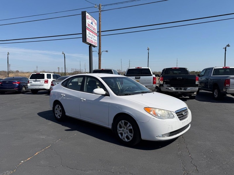 Hyundai Elantra Vehicle Full-screen Gallery Image 02