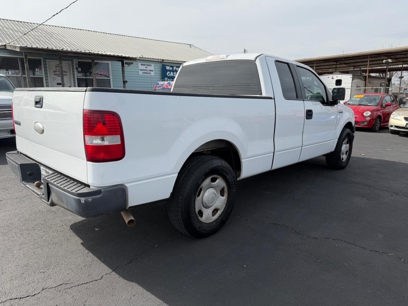 Ford F-150 Vehicle Full-screen Gallery Image 03