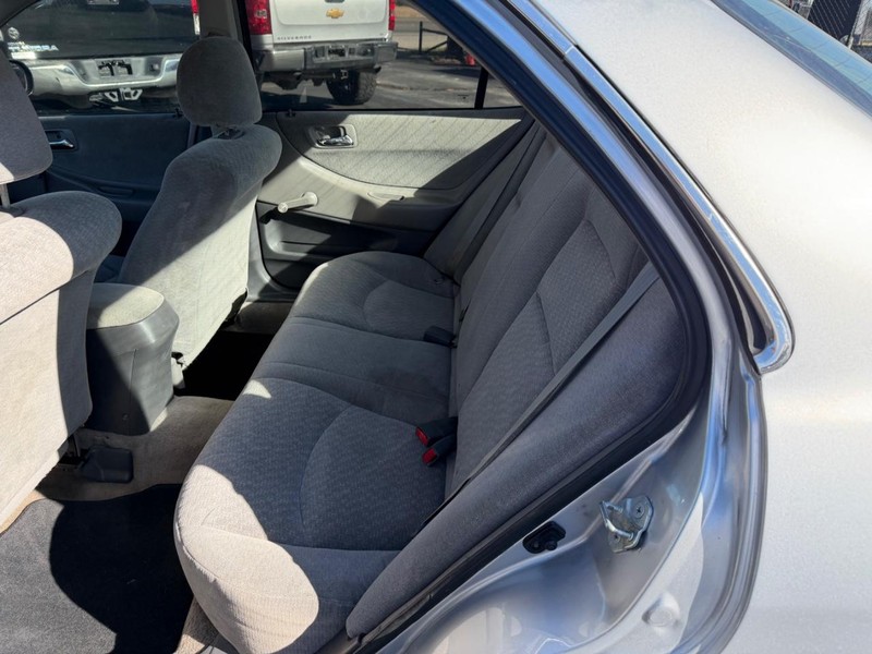 Honda Accord Sedan Vehicle Full-screen Gallery Image 05