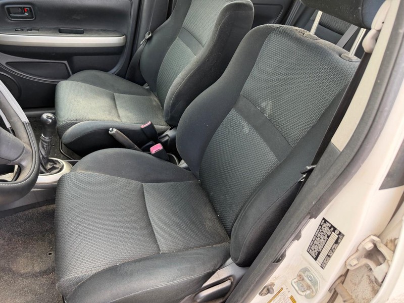 Scion xA Vehicle Full-screen Gallery Image 02