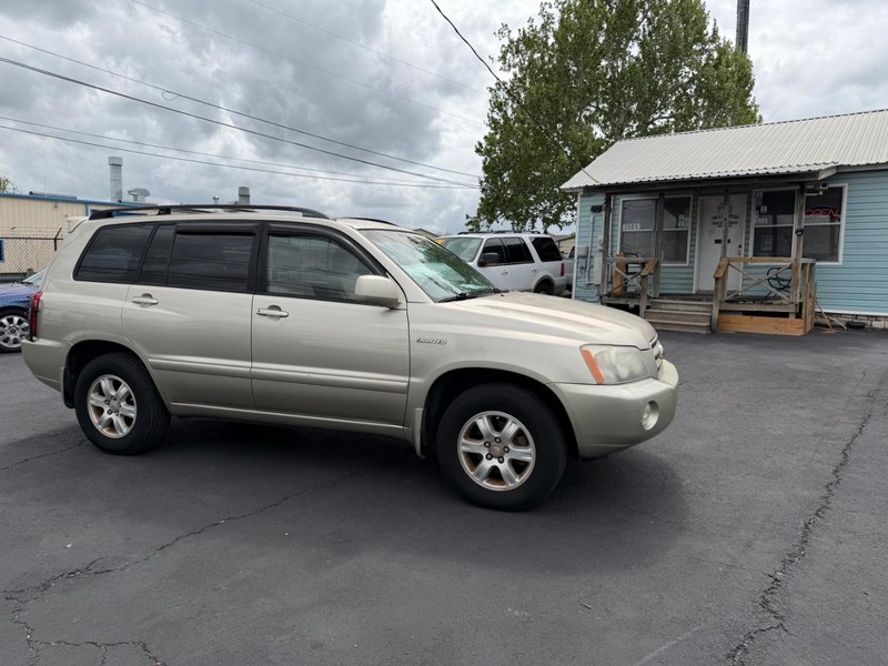 Toyota Highlander Vehicle Full-screen Gallery Image 02
