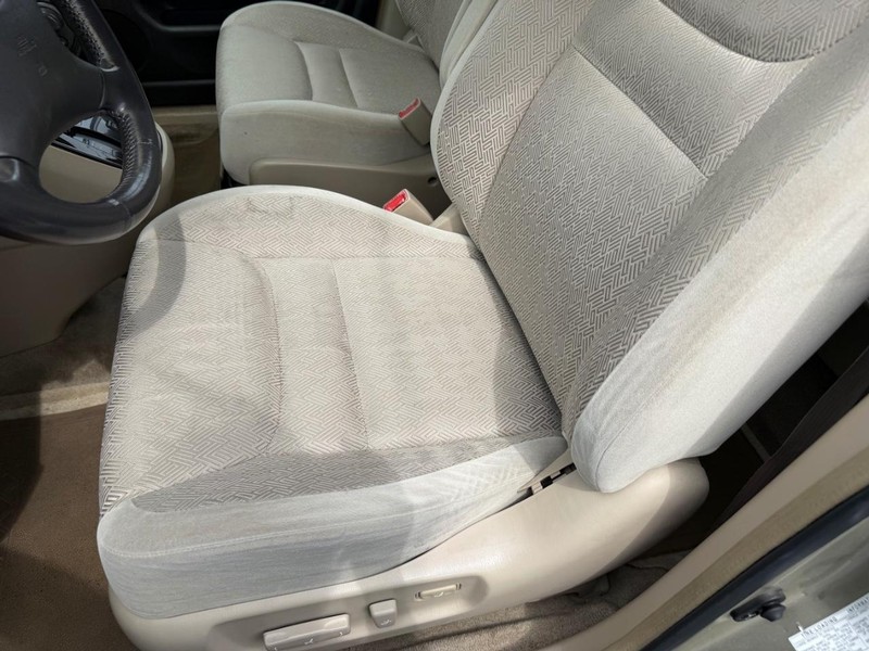 Toyota Highlander Vehicle Full-screen Gallery Image 03