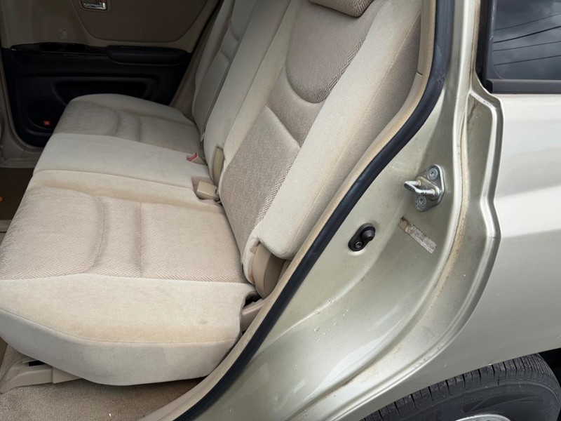 Toyota Highlander Vehicle Full-screen Gallery Image 04