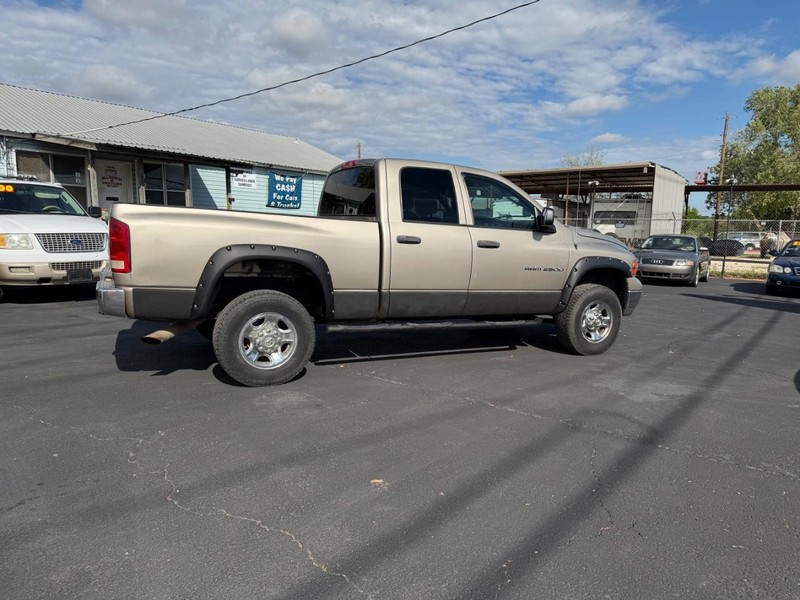 Dodge Ram 2500 Vehicle Full-screen Gallery Image 02