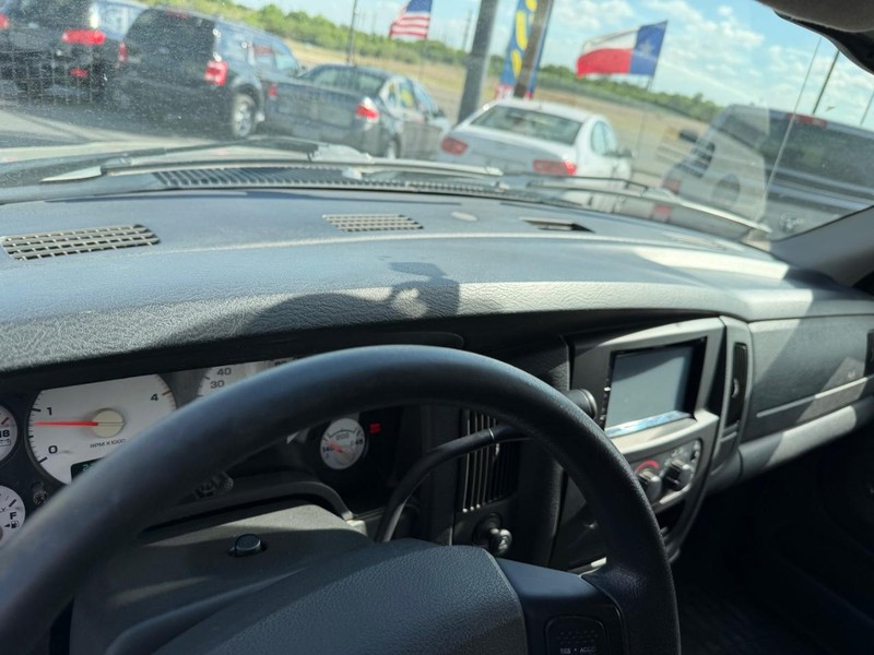 Dodge Ram 2500 Vehicle Full-screen Gallery Image 04