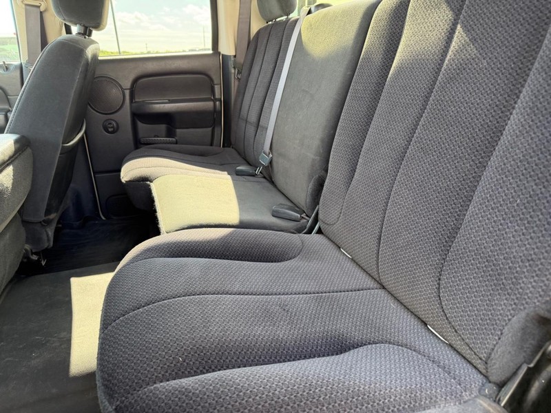 Dodge Ram 2500 Vehicle Full-screen Gallery Image 06