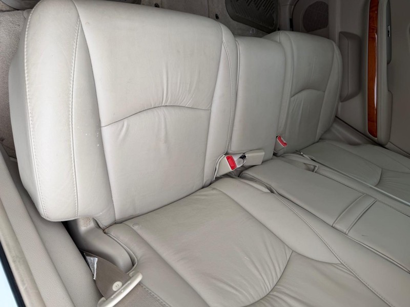 Lexus RX 350 Vehicle Full-screen Gallery Image 03