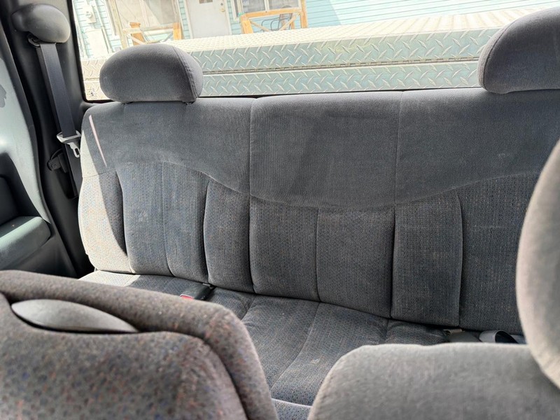 Chevrolet Silverado 1500 Vehicle Full-screen Gallery Image 04