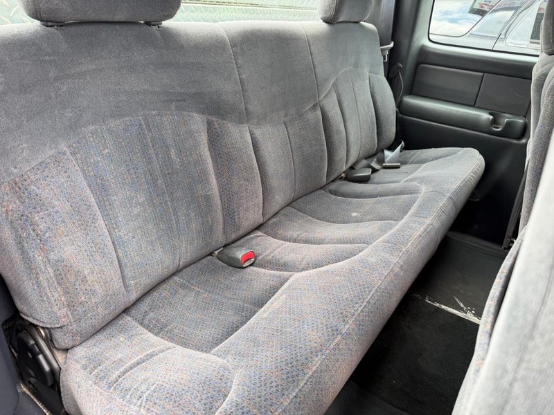 Chevrolet Silverado 1500 Vehicle Full-screen Gallery Image 05