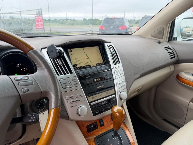 Lexus RX 350 Vehicle Full-screen Gallery Image 05