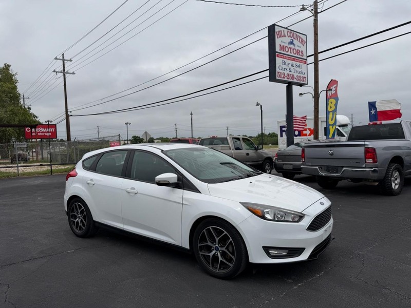 Ford Focus Vehicle Full-screen Gallery Image 02