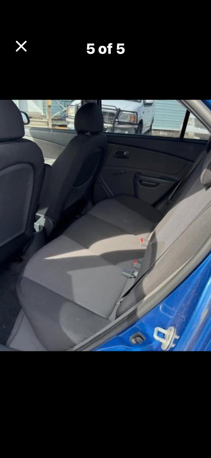 Kia Rio Vehicle Full-screen Gallery Image 04