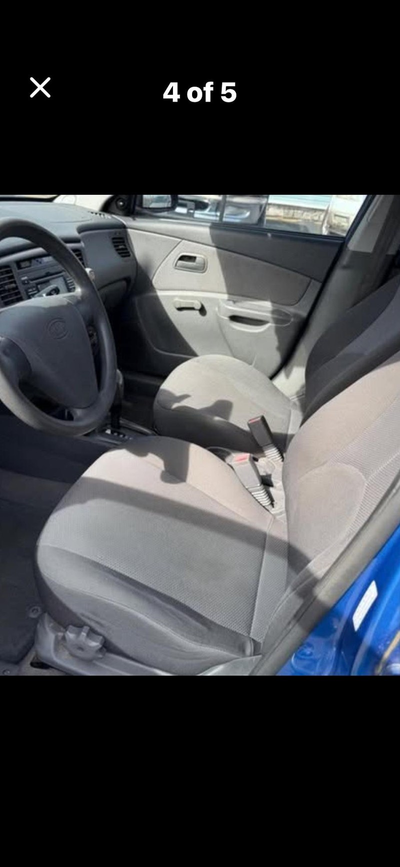 Kia Rio Vehicle Full-screen Gallery Image 07