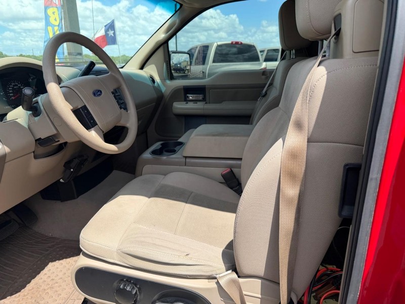 Ford F-150 Vehicle Full-screen Gallery Image 03