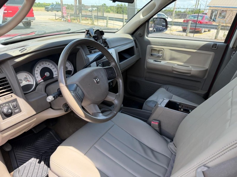 Dodge Dakota Vehicle Full-screen Gallery Image 04
