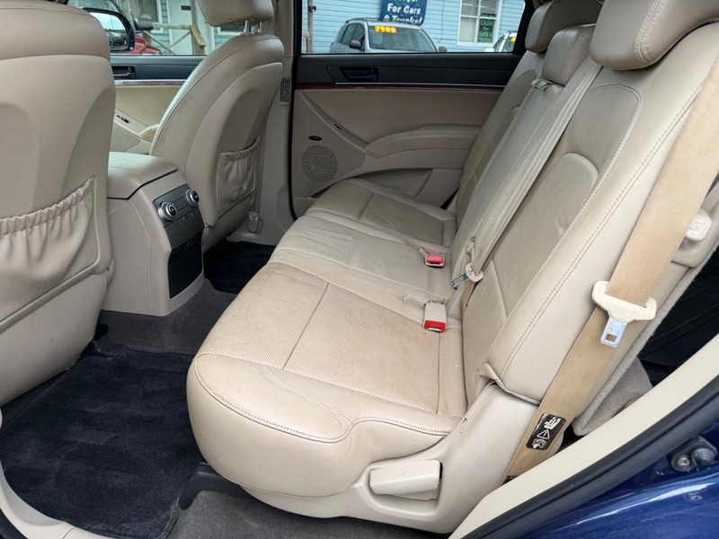 Hyundai Veracruz Vehicle Full-screen Gallery Image 06
