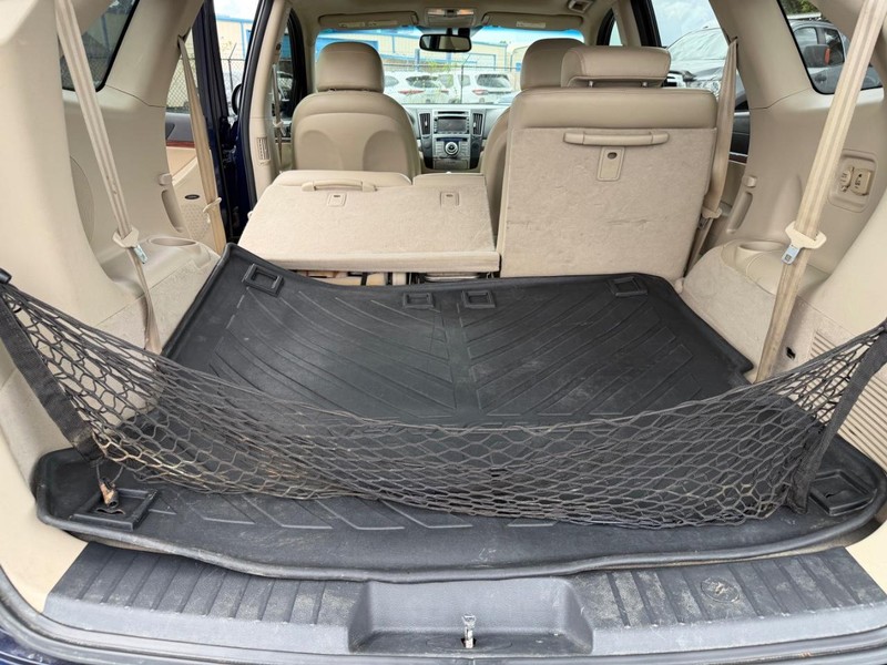 Hyundai Veracruz Vehicle Full-screen Gallery Image 08