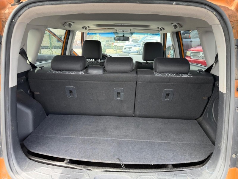 Kia Soul Vehicle Full-screen Gallery Image 05