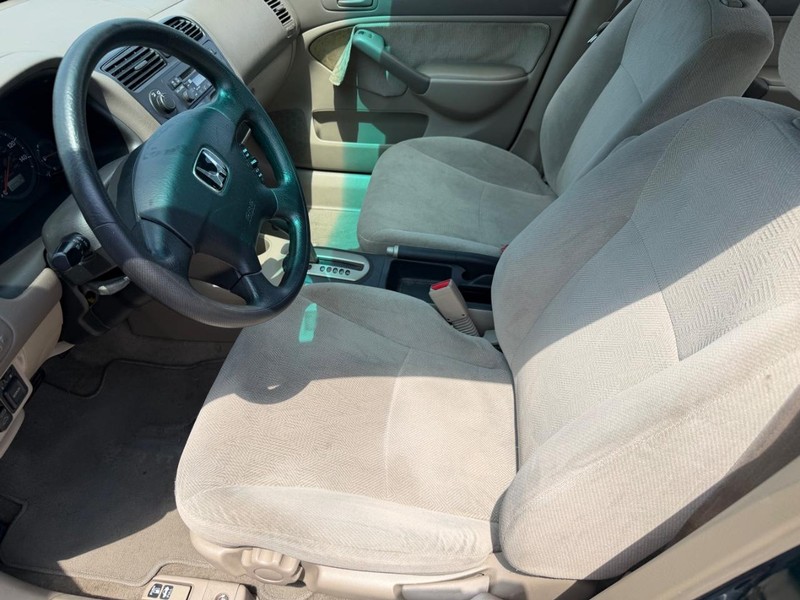 Honda Civic Vehicle Full-screen Gallery Image 03